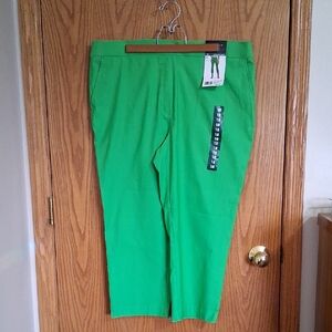 Rafaella green stretch capris, size 18
